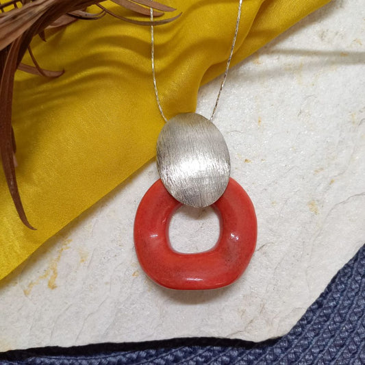 Colar Coral Radiante - Em Cerâmica Artesanal