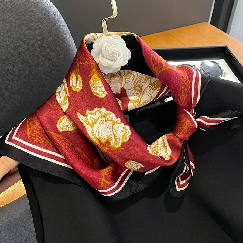 Lenços de Seda - Tamanho 53x53cm Estampas Variadas