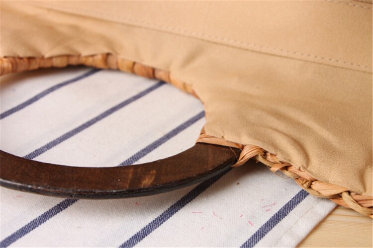 Bolsa de praia forrada com alça de madeira - 41x19x12cm