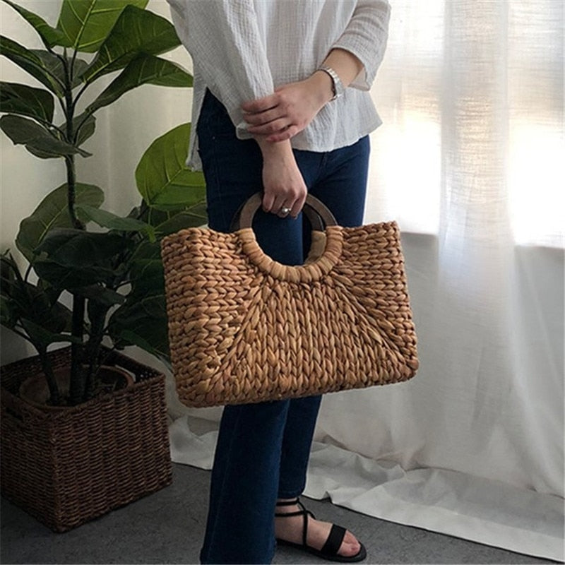Bolsa de praia forrada com alça de madeira - 41x19x12cm