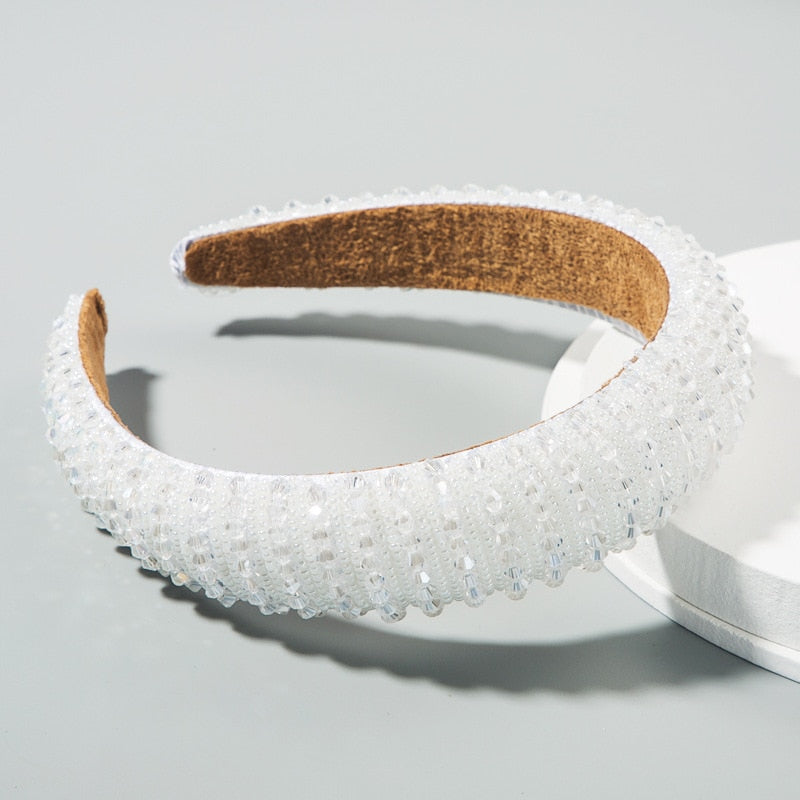 Tiara bordada em pedraria - Modelos em branco