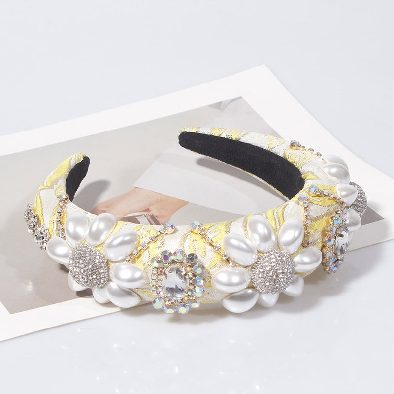 Tiara bordada com pedraria - Modelos com amarelo
