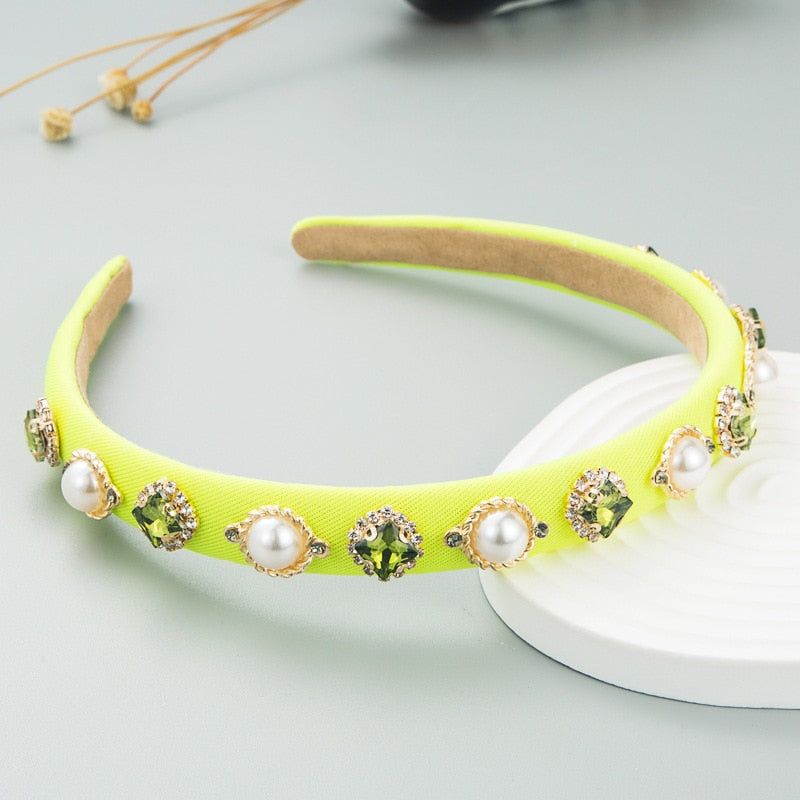 Tiara bordada com pedraria - Modelos com amarelo