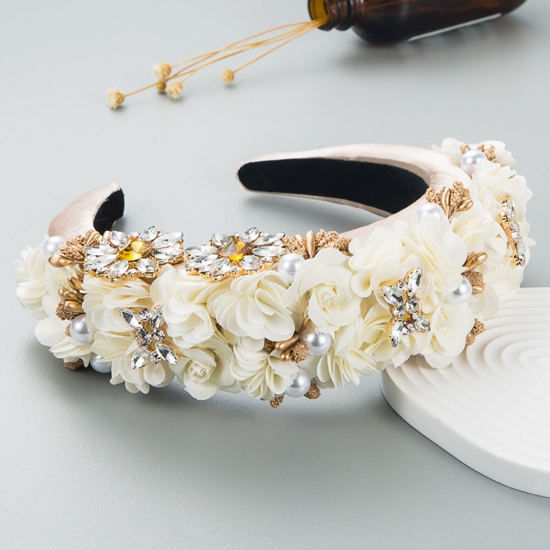 Tiara bordada em pedraria - Modelos em branco