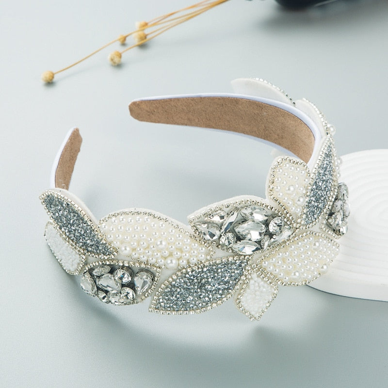 Tiara bordada em pedraria - Modelos em branco
