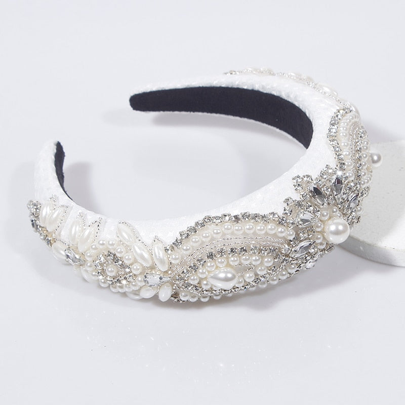 Tiara bordada em pedraria - Modelos em branco