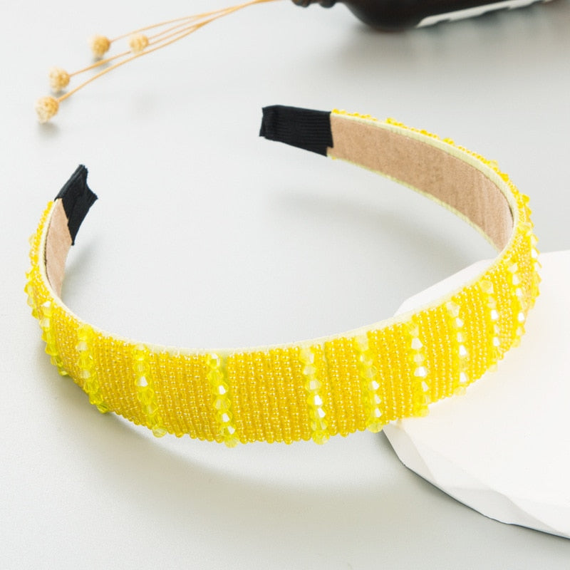 Tiara bordada com pedraria - Modelos com amarelo