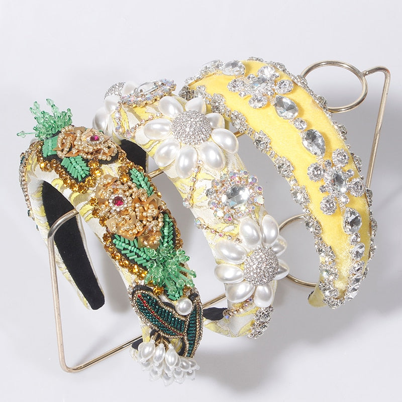 Tiara bordada com pedraria - Modelos com amarelo
