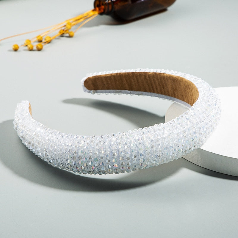 Tiara bordada em pedraria - Modelos em branco